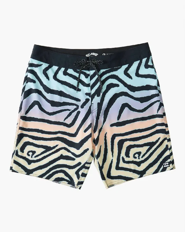 Sundays Pro 19" Boardshorts In Solar