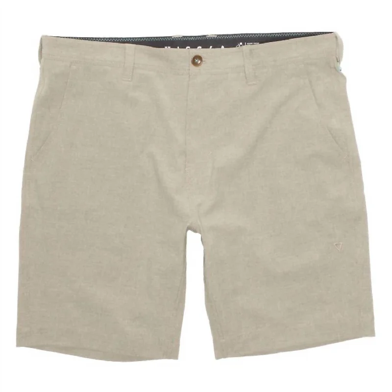 Men's Canyons Hybrid 19" Walkshort In Light Khaki